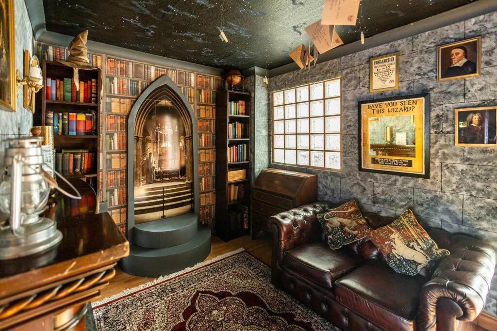 Hogwarts Hideaway Themed Property Γουάτφορντ Εξωτερικό φωτογραφία