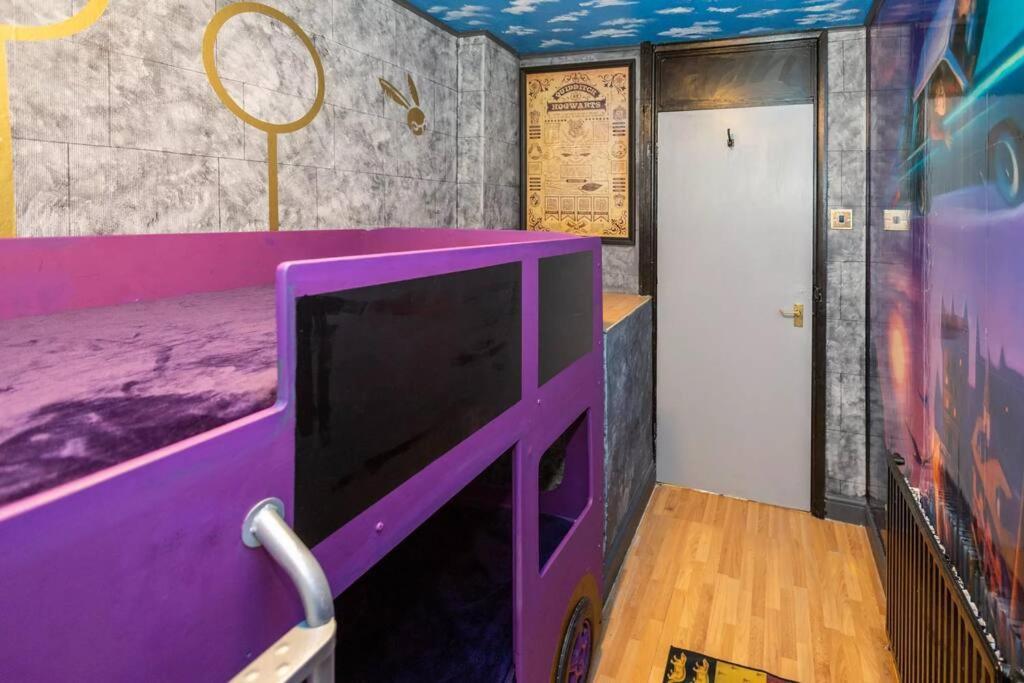 Hogwarts Hideaway Themed Property Γουάτφορντ Εξωτερικό φωτογραφία