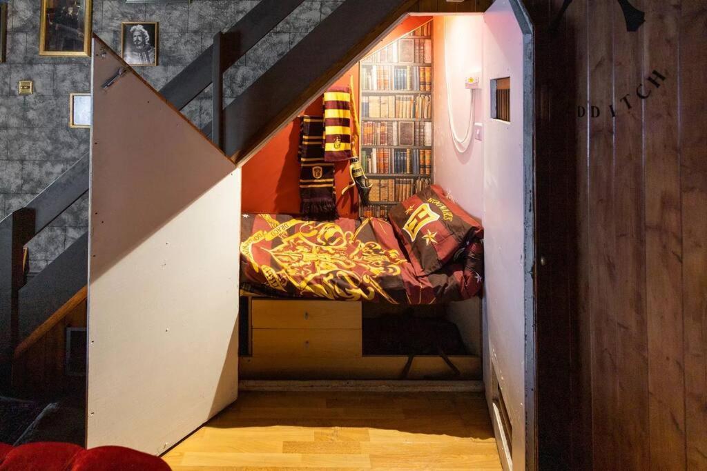 Hogwarts Hideaway Themed Property Γουάτφορντ Εξωτερικό φωτογραφία